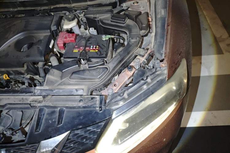 Used Nissan X-Trail 2014 2.0L CVT Comfort Edition 2WD Engine Bay Left