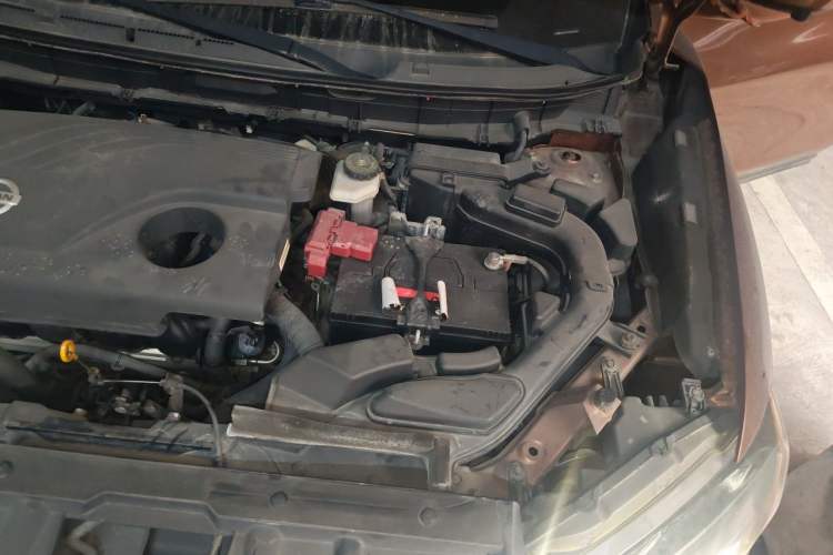 Used Nissan X-Trail 2014 2.0L CVT Comfort Edition 2WD Engine Bay Left