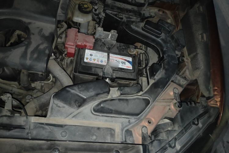 Used Nissan X-Trail 2014 2.0L CVT Comfort Edition 2WD Engine Bay Left