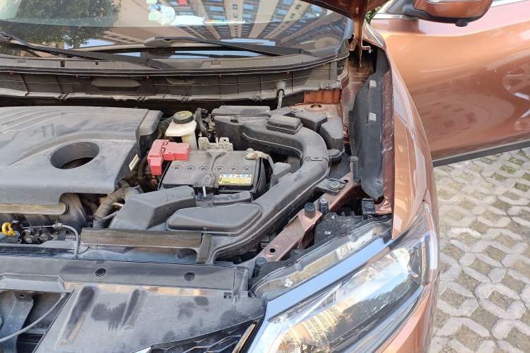 Used Nissan X-Trail 2014 2.0L CVT Comfort Edition 2WD Engine Bay Left