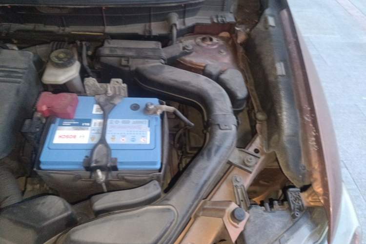 Used Nissan X-Trail 2014 2.5L CVT Leading Edition 4WD Engine Bay Left