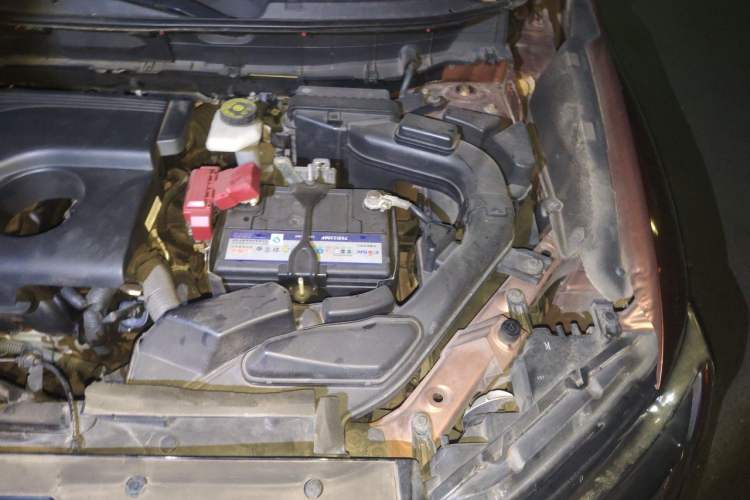 Used Nissan X-Trail 2014 2.0L CVT Comfort Edition 2WD Engine Bay Left