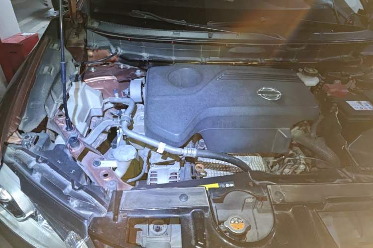 Used Nissan X-Trail 2014 2.5L CVT Ultimate Edition 4WD Engine Bay Right