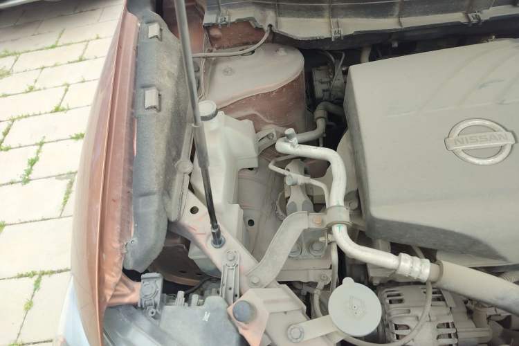 Used Nissan X-Trail 2014 2.0L CVT Comfort Edition 2WD Engine Bay Right