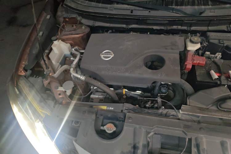 Used Nissan X-Trail 2014 2.0L CVT Comfort Edition 2WD Engine Bay Right