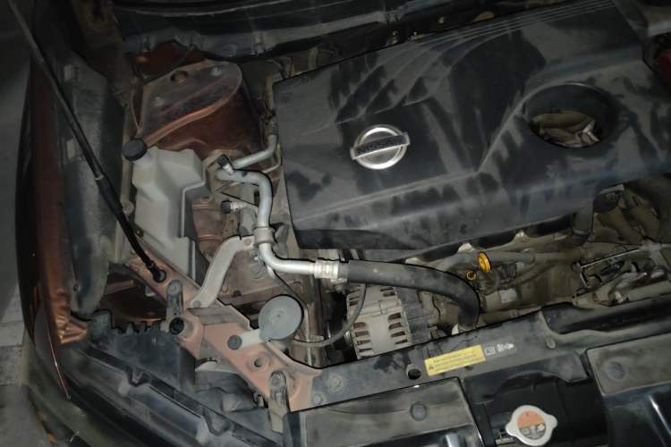 Used Nissan X-Trail 2014 2.0L CVT Comfort Edition 2WD Engine Bay Right
