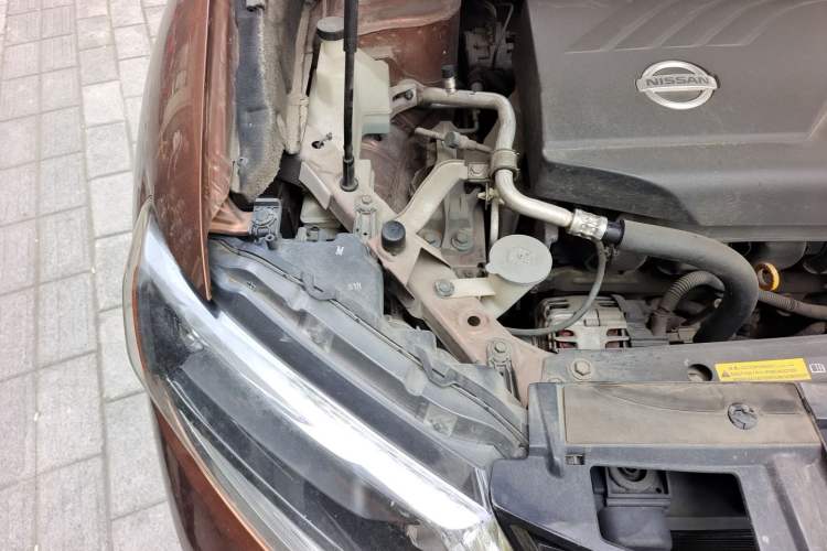 Used Nissan X-Trail 2014 2.0L CVT Smart Edition 2WD Engine Bay Right