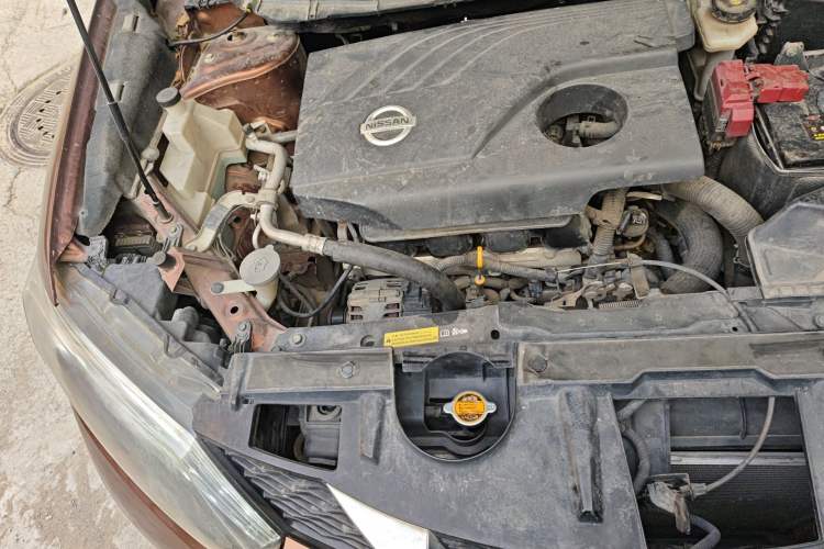 Used Nissan X-Trail 2014 2.0L CVT Comfort Edition 2WD Engine Bay Right