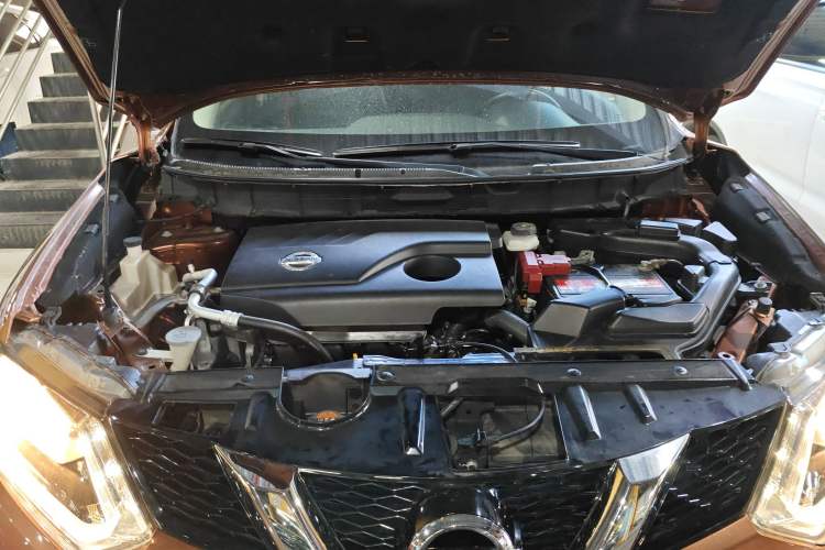 Used Nissan X-Trail 2014 2.0L CVT Comfort Edition 2WD Engine Bay