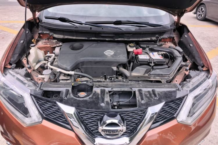 Used Nissan X-Trail 2014 2.5L CVT Luxury Edition 4WD Engine Bay