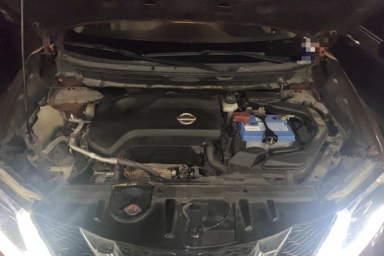 Used Nissan X-Trail 2014 2.5L CVT Leading Edition 4WD Engine Bay