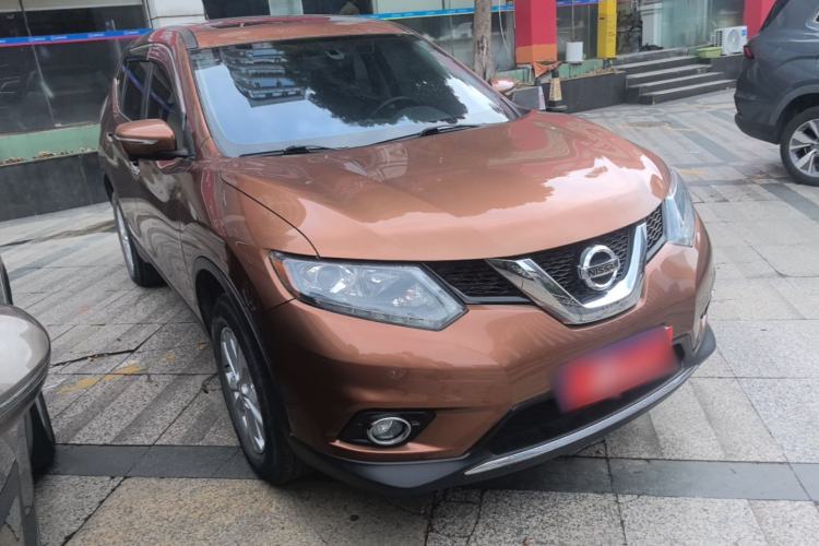 Used Nissan X-Trail 2014 2.0L CVT Comfort Edition 2WD Front Right 45 Deg