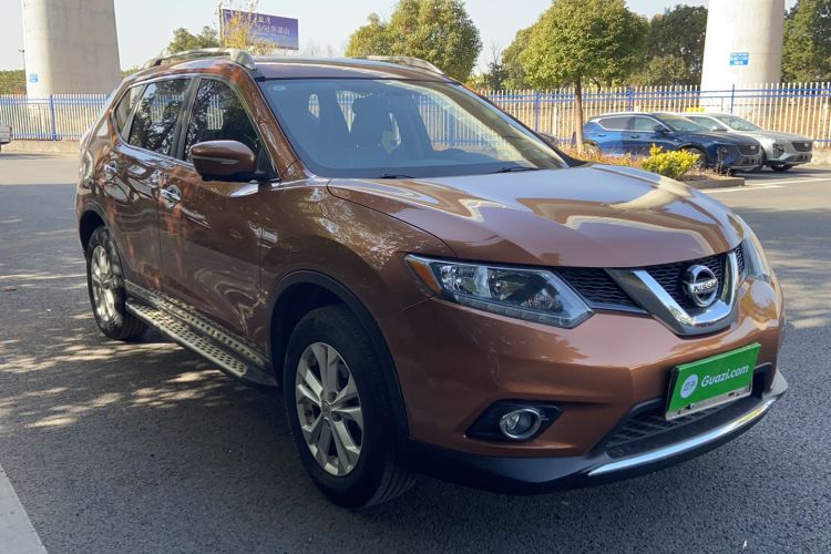 Used Nissan X-Trail 2014 2.0L CVT Comfort Edition 2WD Front Right 45 Deg
