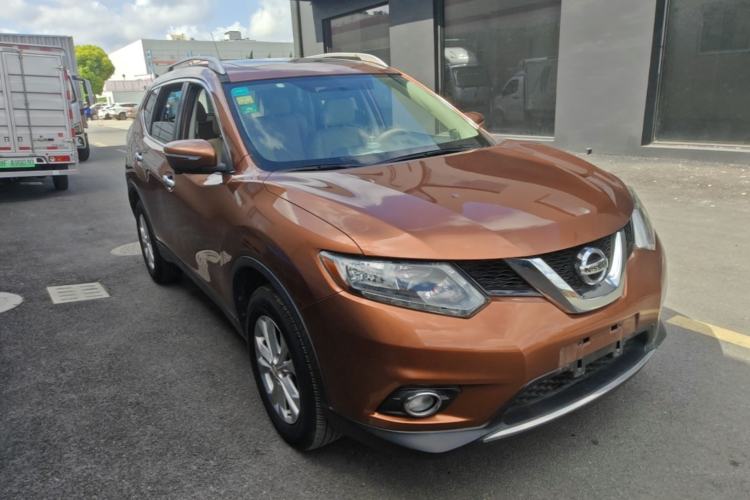 Used Nissan X-Trail 2014 2.0L CVT Comfort Edition 2WD Front Right 45 Deg