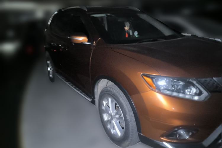 Used Nissan X-Trail 2014 2.5L CVT Luxury Edition 4WD Front Right 45 Deg