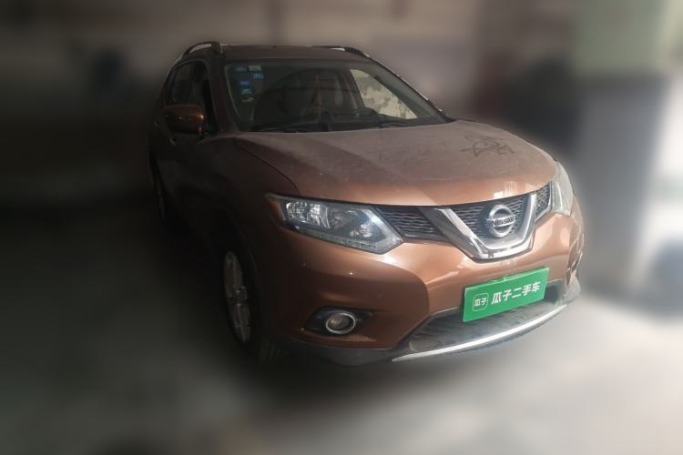 Used Nissan X-Trail 2014 2.0L CVT Comfort Edition 2WD Front Right 45 Deg