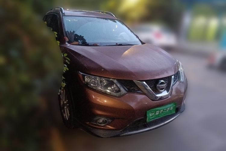 Used Nissan X-Trail 2014 2.5L CVT Leading Edition 4WD Front Right 45 Deg