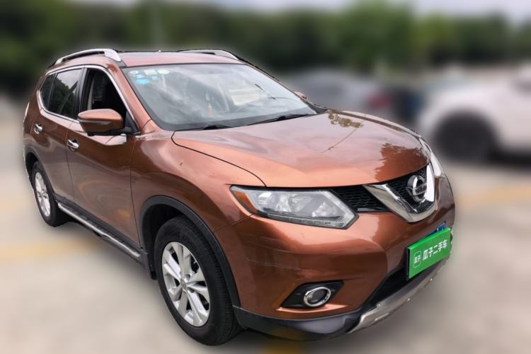 Used Nissan X-Trail 2014 2.5L CVT Luxury Edition 4WD Front Right 45 Deg