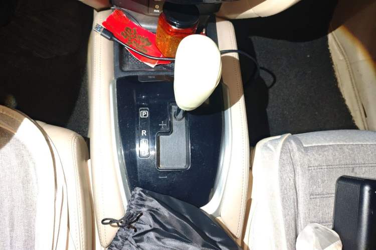 Used Nissan X-Trail 2014 2.0L CVT Comfort Edition 2WD Gear Lever