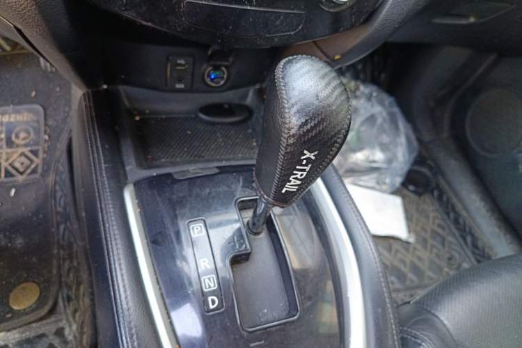 Used Nissan X-Trail 2014 2.0L CVT Comfort Edition 2WD Gear Lever