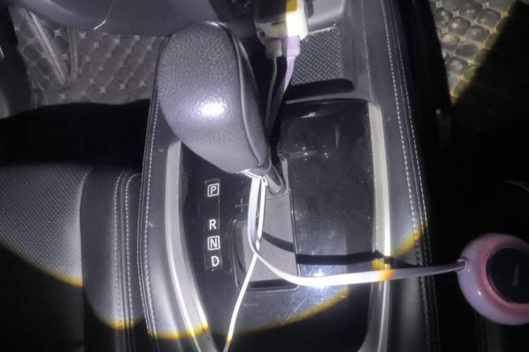Used Nissan X-Trail 2014 2.5L CVT Luxury Edition 4WD Gear Lever