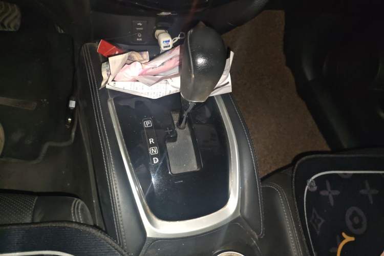 Used Nissan X-Trail 2014 2.0L CVT Comfort Edition 2WD Gear Lever