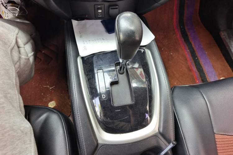 Used Nissan X-Trail 2014 2.0L CVT Smart Edition 2WD Gear Lever