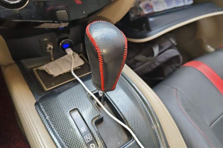 Used Nissan X-Trail 2014 2.0L CVT Comfort Edition 2WD Gear Lever