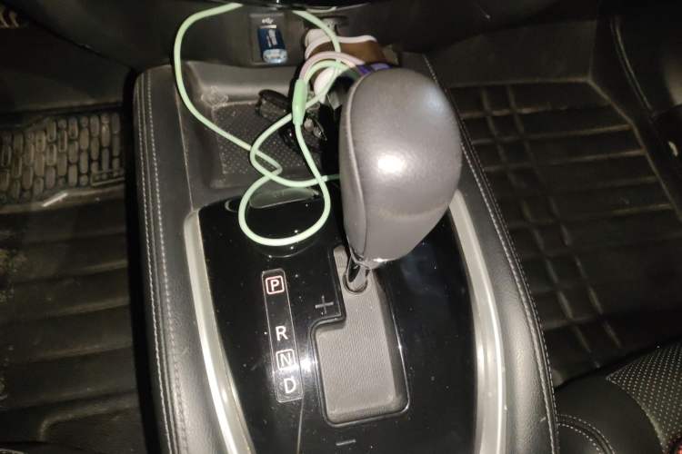 Used Nissan X-Trail 2014 2.0L CVT Comfort Edition 2WD Gear Lever