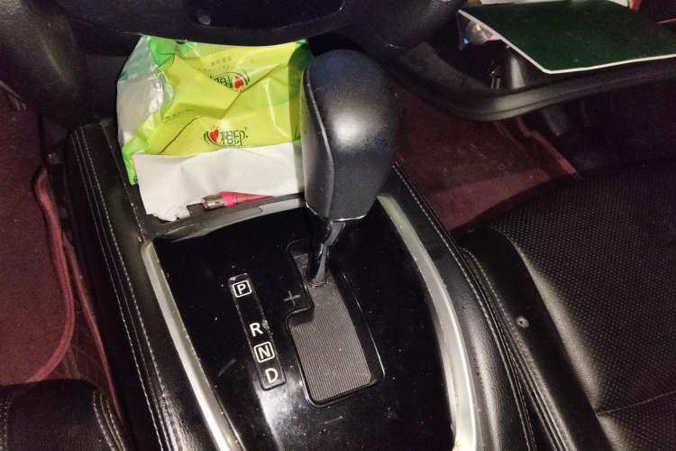 Used Nissan X-Trail 2014 2.5L CVT Leading Edition 4WD Gear Lever