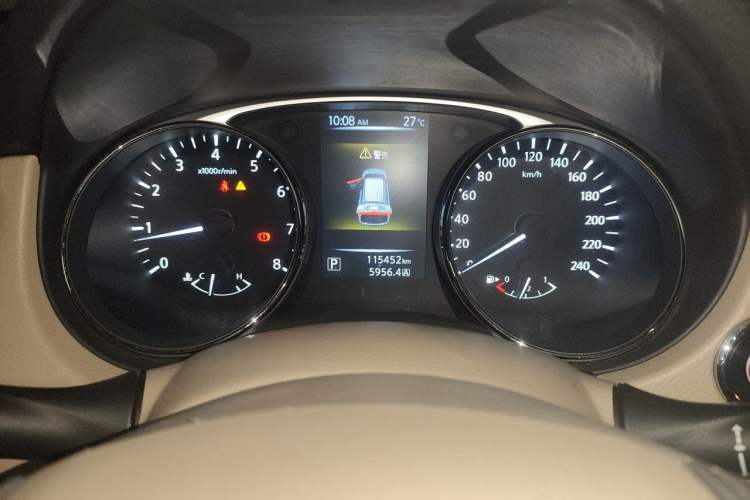 Used Nissan X-Trail 2014 2.5L CVT Leading Edition 4WD Instrument Cluster