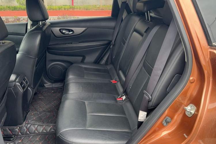 Used Nissan X-Trail 2014 2.0L CVT Comfort Edition 2WD Interior 3