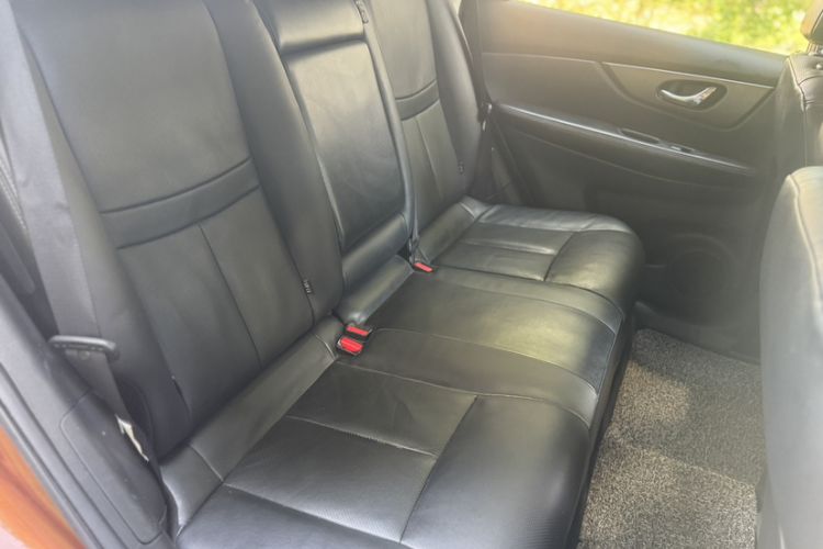Used Nissan X-Trail 2014 2.0L CVT Comfort Edition 2WD Interior 3