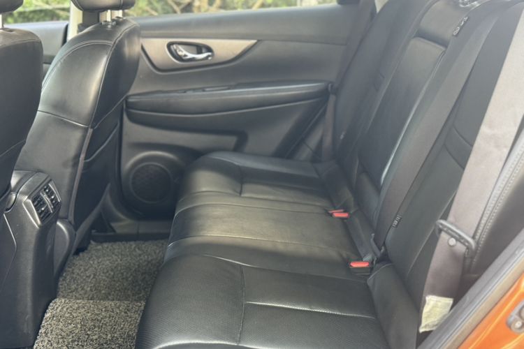 Used Nissan X-Trail 2014 2.0L CVT Comfort Edition 2WD Interior 5