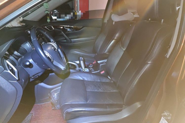 Used Nissan X-Trail 2014 2.5L CVT Ultimate Edition 4WD Left Front Seat