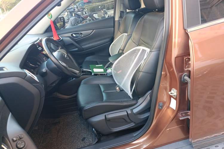 Used Nissan X-Trail 2014 2.0L CVT Comfort Edition 2WD Left Front Seat