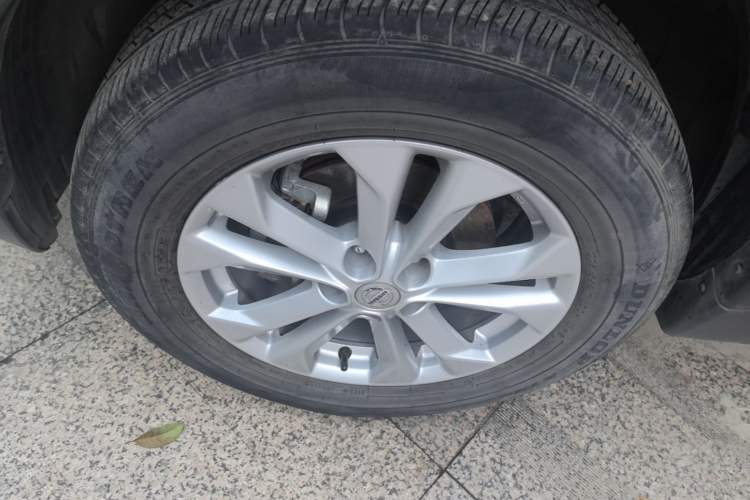 Used Nissan X-Trail 2014 2.0L CVT Comfort Edition 2WD Left Front Wheel Hub