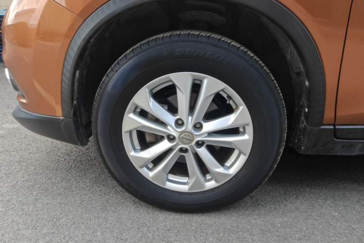 Used Nissan X-Trail 2014 2.0L CVT Comfort Edition 2WD Left Front Wheel Hub