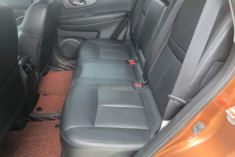Used Nissan X-Trail 2014 2.0L CVT Comfort Edition 2WD Left Rear Seat