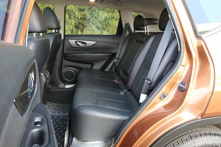 Used Nissan X-Trail 2014 2.0L CVT Comfort Edition 2WD Left Rear Seat
