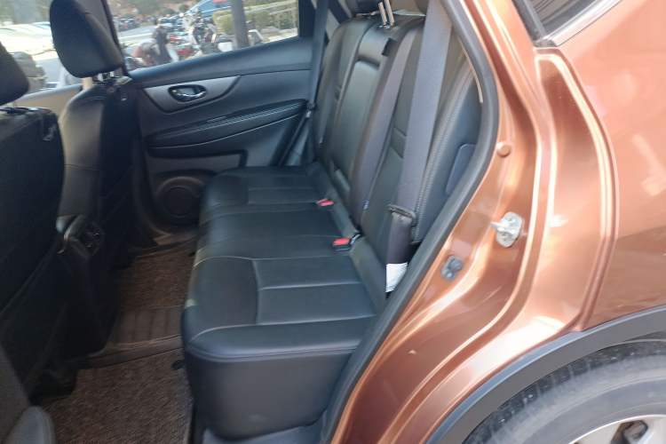 Used Nissan X-Trail 2014 2.0L CVT Comfort Edition 2WD Left Rear Seat
