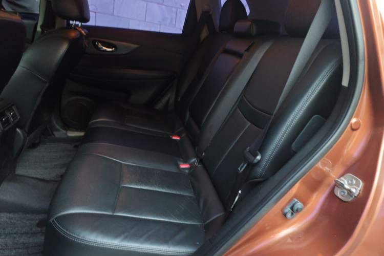 Used Nissan X-Trail 2014 2.0L CVT Comfort Edition 2WD Left Rear Seat