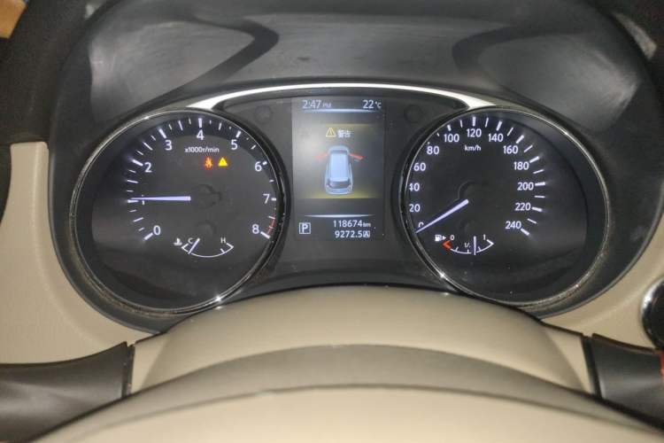 Used Nissan X-Trail 2014 2.0L CVT Comfort Edition 2WD Odometer Close Up
