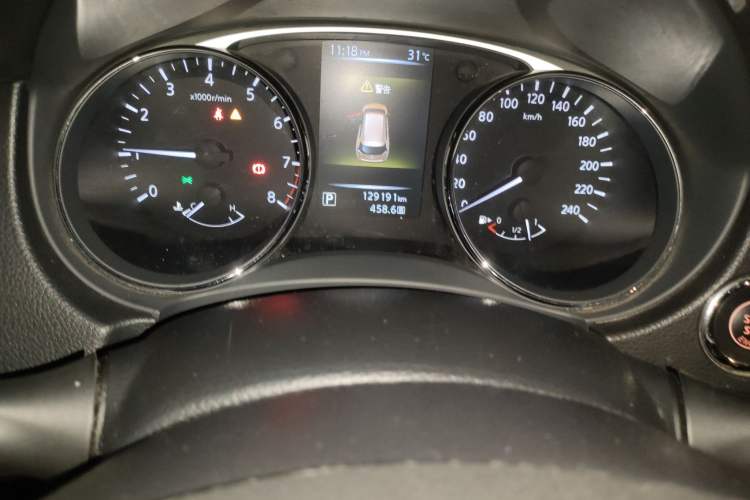 Used Nissan X-Trail 2014 2.0L CVT Comfort Edition 2WD Odometer Close Up