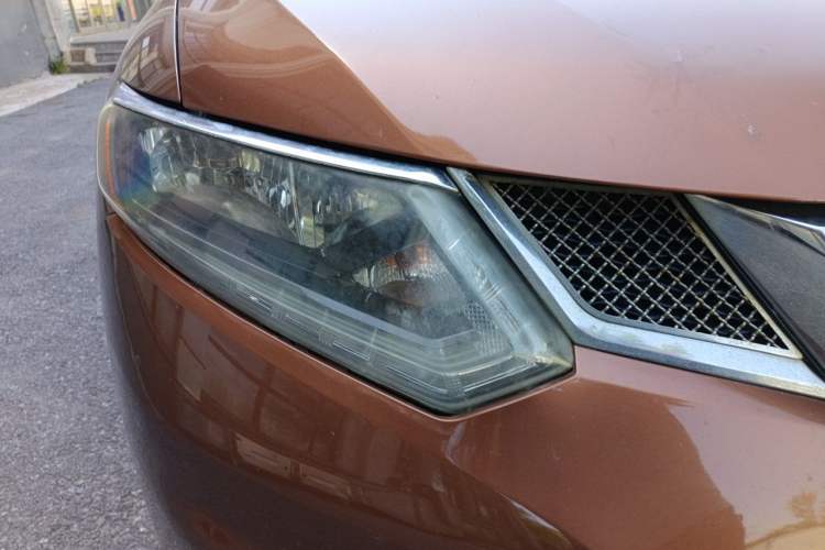 Used Nissan X-Trail 2014 2.0L CVT Comfort Edition 2WD Right Front Headlight
