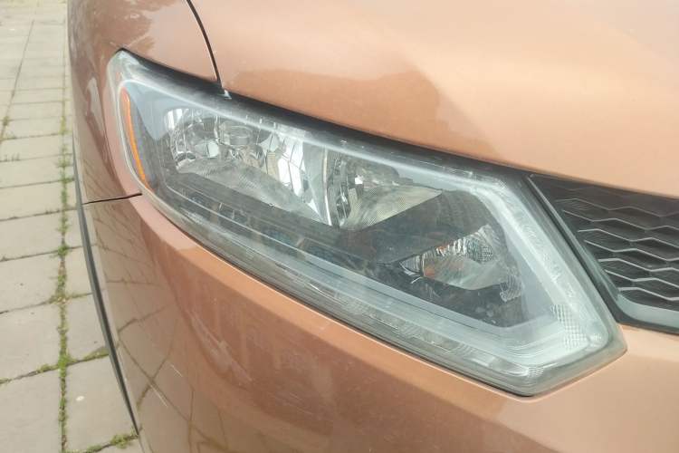 Used Nissan X-Trail 2014 2.0L CVT Comfort Edition 2WD Right Front Headlight
