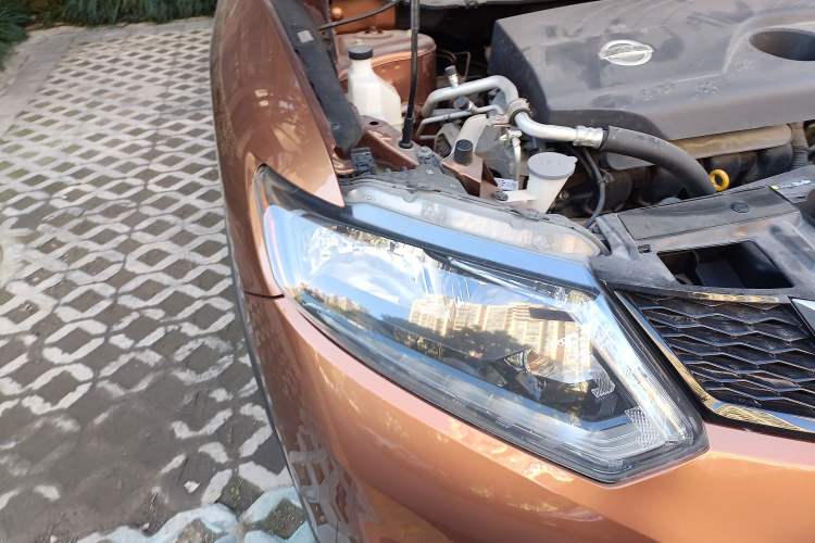 Used Nissan X-Trail 2014 2.0L CVT Comfort Edition 2WD Right Front Headlight