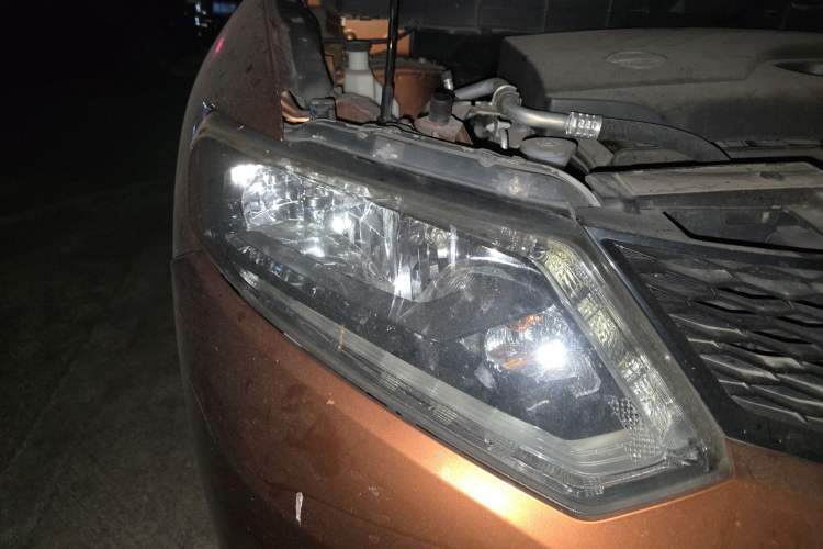 Used Nissan X-Trail 2014 2.0L CVT Comfort Edition 2WD Right Front Headlight