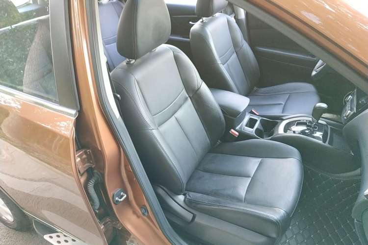 Used Nissan X-Trail 2014 2.0L CVT Comfort Edition 2WD Right Front Seat