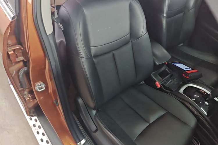 Used Nissan X-Trail 2014 2.0L CVT Comfort Edition 2WD Right Front Seat